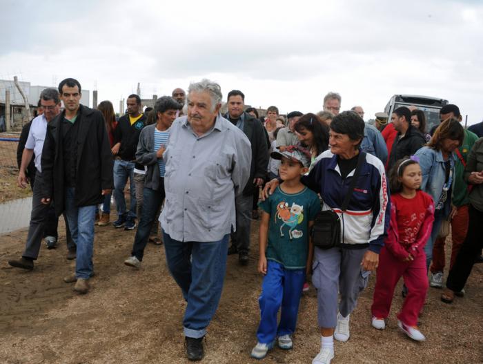 Entre los rasgos más notables de Pepe estuvo su cercanía con el pueblo. foto tomada de internet