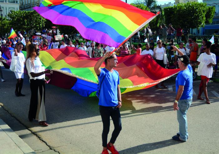 Momento de la marcha que tuvo lugar en la ciudad espirituana como parte de la Jornada cubana contra la homofobia y transfobia