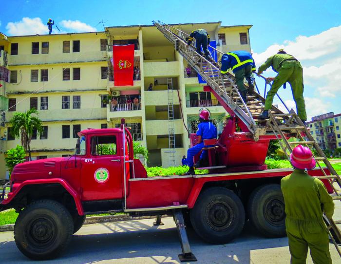 BOMBEROS