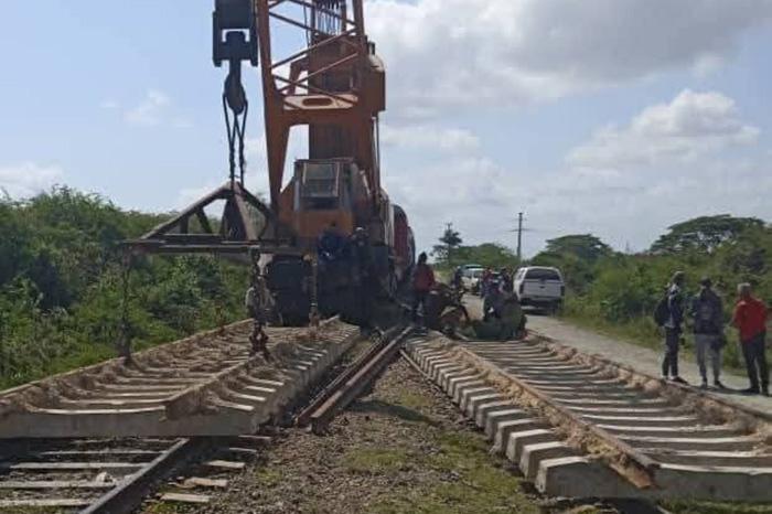 Restablecerán paso de trenes por Camagüey tras daños en vía férrea  Fotos: cortesía de la Empresa de Ferrocarriles Centro-Este 