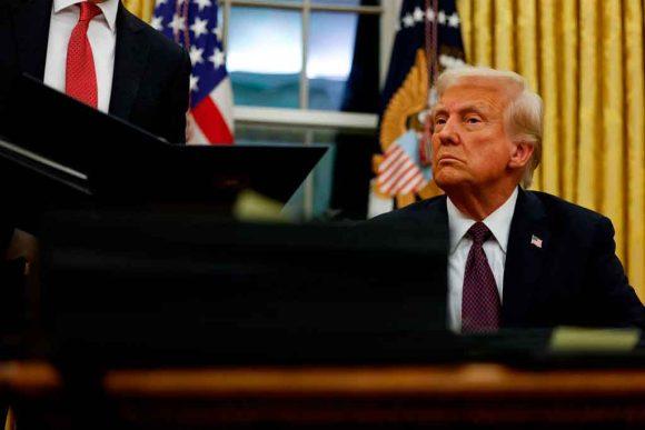 Trump firmó una nueva proclama contra nacionales de Cuba