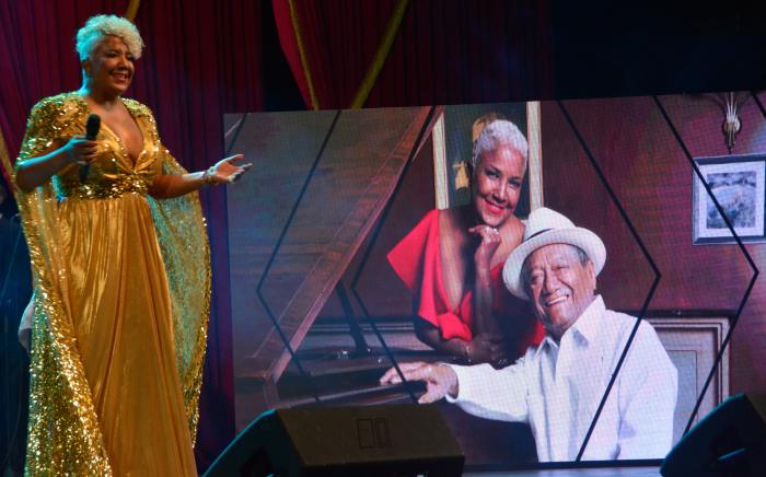 Concierto homenaje a Armando Manzanero en Cuba, organizado por la embajada de México en Cuba; el Ministerio de Cultura, en la sala Avellaneda del teatro nacional.