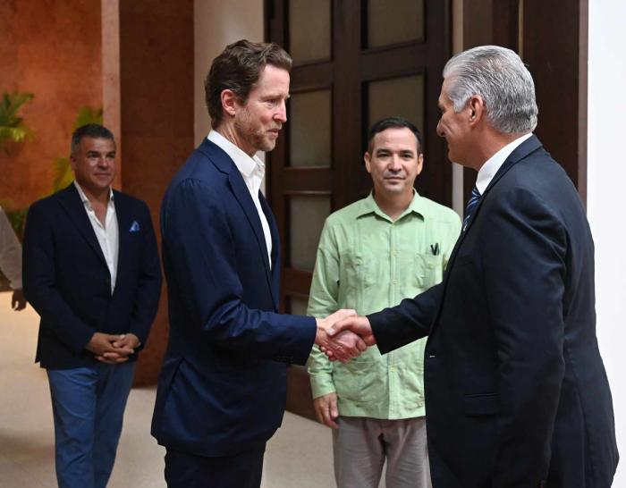 Recibió Díaz-Canel a alto directivo de WestJet
