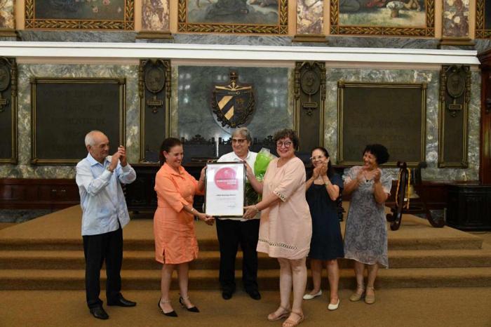 Hilda Saladrigas premio Tomadas del Instituto de Comunicación Social