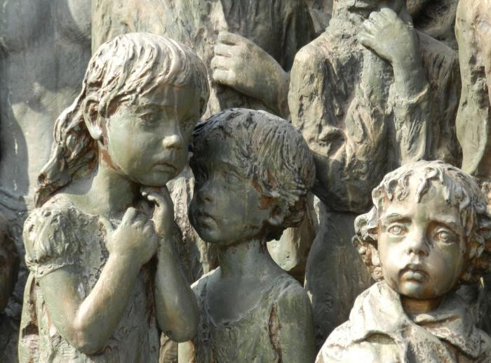 monumento a los más de 80 niños de Lídice asesinados