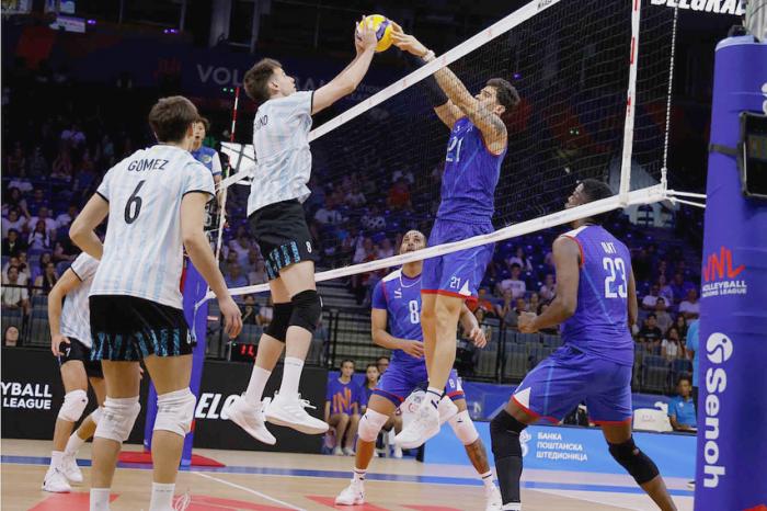 Cuba y Argentina deleitaron a los afi cionados con un buen partido. FOTO: VNL