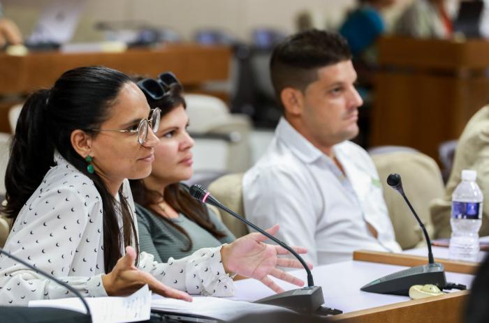 Quinto Periódo ordinario de sesiones de la X legislatura, Palacio de Convenciones, Comisión de Educación con la presencia del Presidente Miguel Diaz Canel Bermúdez