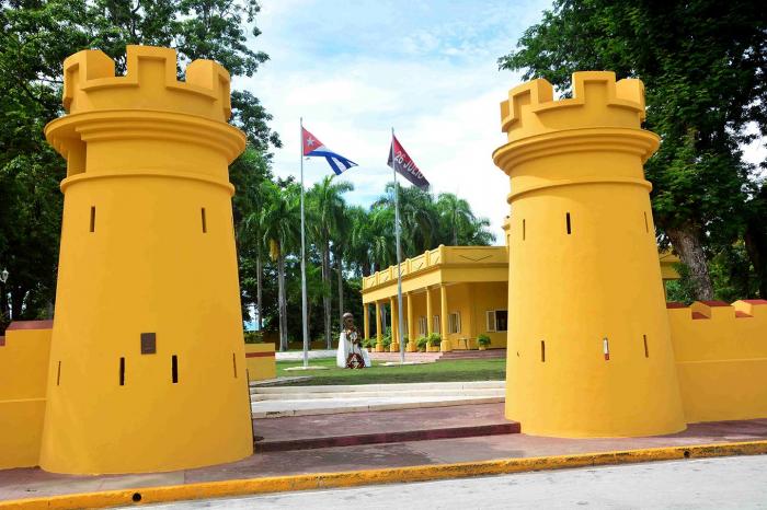 Entrada al museo Ñico López, otrora cuartel Carlos Manuel de Céspedes