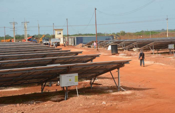 En Ciego de Ávila se han construido tres de estos parques solares fotovoltaicos. FOTO: FRANK APARICIO DE LA O