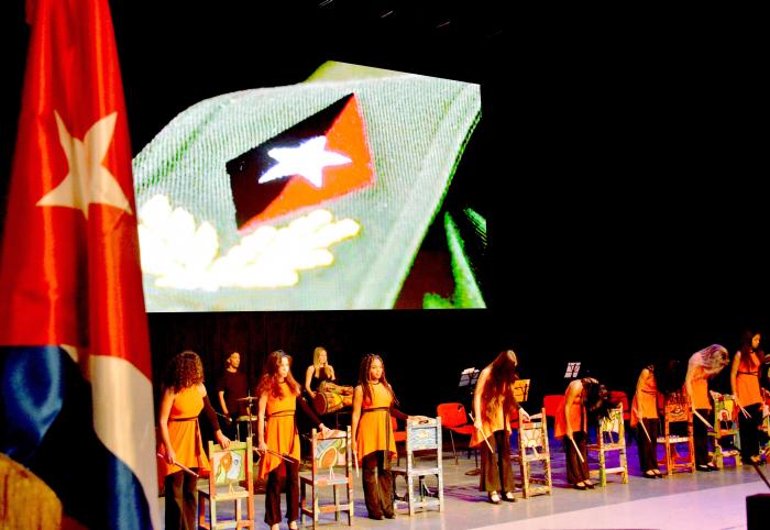 Gala Política Cultural por el ANV de la muerte de Fidel