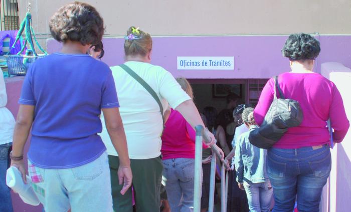 Oficinas de tramite de Plaza calle A entre 15 y 17  de la vivienda
Foto: Ismael batista 04/01/2011
Serv0163