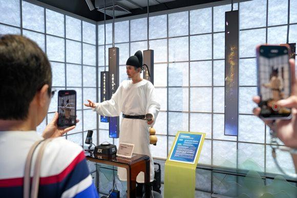 megatienda de robots humanoides