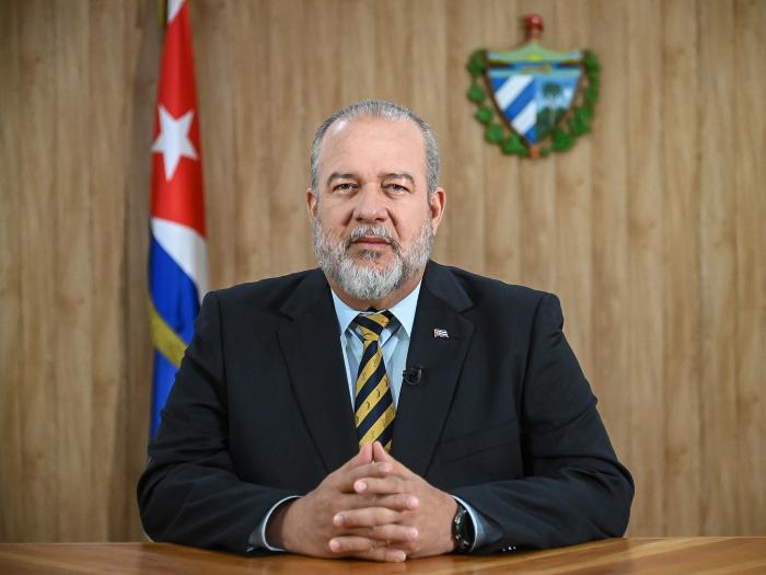 El Primer Ministro propuso «incentivar la cooperación conjunta para llevar a cabo el desarrollo de la capacidad industrial en Cuba». 
foto: estudios revolución
