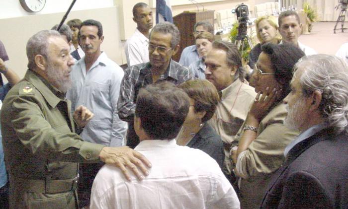 Fidel en el Consejo nacional de la UNEAC
(FIDEL4)

Fide8837