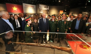 Díaz Canel en Vietnam