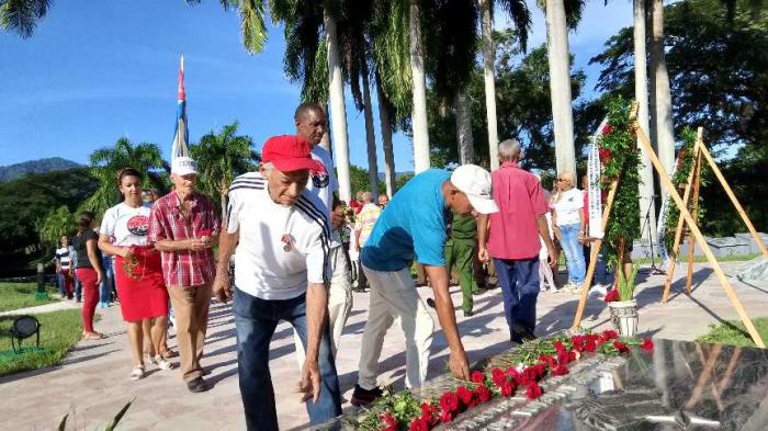 Homenaje Almeida