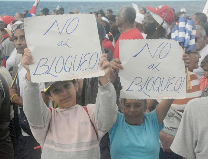 Marcha del pueblo cubano en contra del bloqueo .