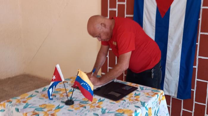 Avileños respaldan dignidad 