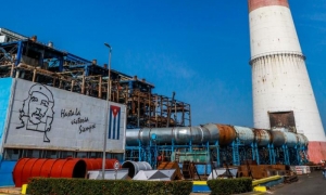 Mantenimiento por parte de la empresa EMCE a la central eléctrica Che Guevara en Santa Cruz del Norte