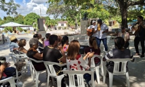 La inauguración del Festival, ayer en la mañana, en el parque de Pilón. Foto de la autora