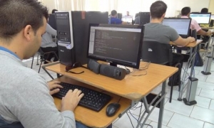 Trabajan en desarrollar una infraestructura sólida y moderna, con las capacidades de cómputo que demanda la I+D+i. foto: Cortesía de la UCI