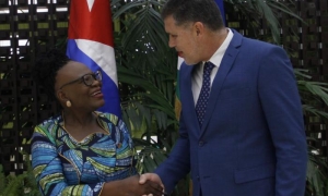 Comisión mixta Cuba -Namibia, presidida por el Ministro del Comercio Exterior y la Inversión Extranjera Oscar Pérez-Oliva Fraga y la Ministra de Relaciones Internacionales y Comercio de Namibia, Selma Ashipala-Musavyi.