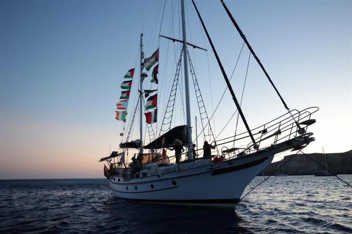 Denuncian acciones contra flotilla humanitaria