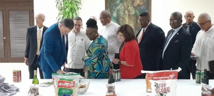 Cuba y Namibia 