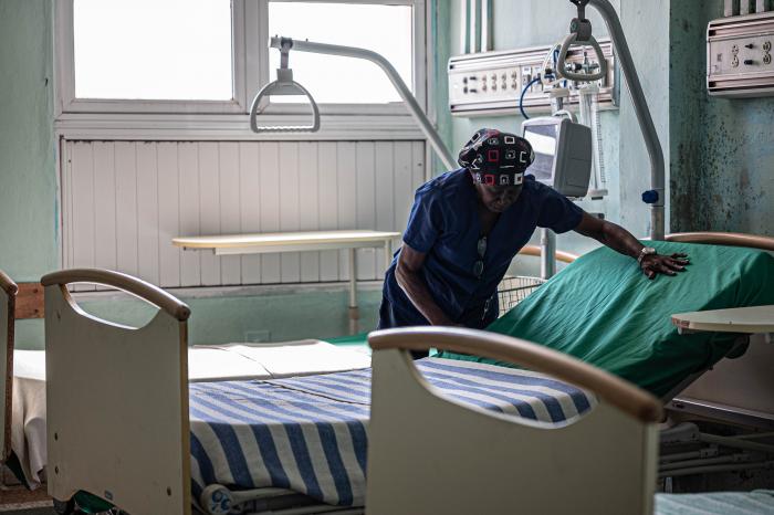 Donativo al Hospital Calixto García del Partido Comunista de Francia