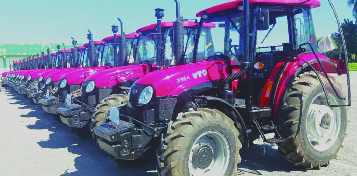 Murillo: «Si una cpa siembra tabaco y recibe divisas, tiene derecho a comprarse un tractor». foto: Ronald Suárez Rivas