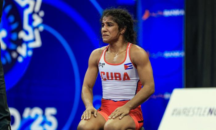 Yaynelis Sanz remontó una proyección de cuatro puntos para obtener la presea. 