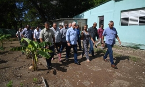 Díaz-Canel reconoció la preparación para enfrentar el fenómeno y destacó la cercanía 
de las autoridades con el pueblo. foto: estudios revolución