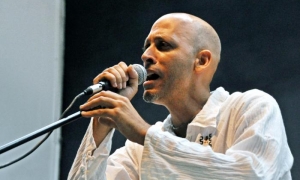El trovador villaclareño Leonardo García durante un concierto en Casa de las Américas por el 40 Aniversario del Movimiento de la Nueva Trova. (foto personal)
fotógrafo: Yander Zamora 16 jun 2012
Gald0018