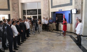El casi centenar de instantáneas es un testimonio de la Revolución como hecho trascendental que superó
las barreras de la distancia. FOTO DEL AUTOR