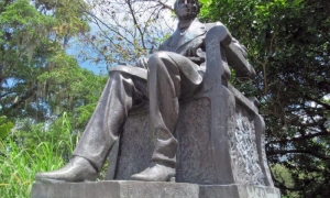Monumento a Andrés Bello en Mérida
