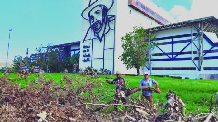 Ahora son muchas las manos que se juntan para que Santiago se recupere.