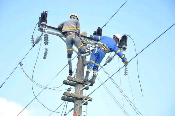 Intensifica Empresa Eléctrica de Granma