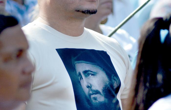 Repartido entre la gente, patrimonio nuestro, Fidel es. FOTO: RICARDO LÓPEZ HEVIA