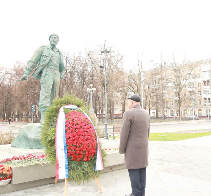 El primer homenaje: a Fidel