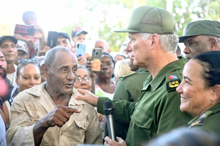 El pueblo reconoce agradecido el apoyo de las autoridades y el seguimiento constante del Presidente a sus
preocupaciones. FOTO: ESTUDIOS REVOLUCIÓN