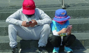 EL USO DE PANTALLAS  ES PERJUDICIAL PARA  MENORES DE seis AÑOS