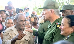 El pueblo reconoce agradecido el apoyo de las autoridades y el seguimiento constante del Presidente a sus
preocupaciones. FOTO: ESTUDIOS REVOLUCIÓN