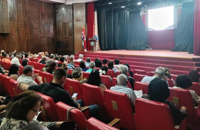 aniversario 65 de las Escuelas de Instrucción Revolucionaria