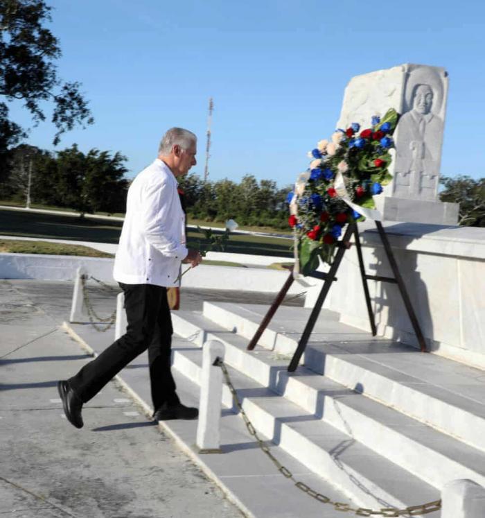 en Acto Político y ceremonia militar 