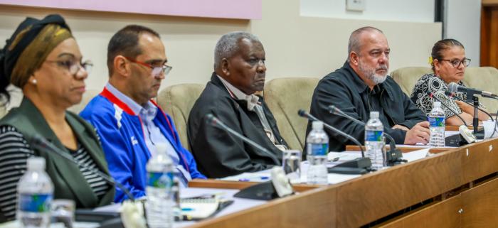 El Primer Ministro, Manuel Marrero Cruz, preside  reunión de chequeo, con autoridades de La Habana