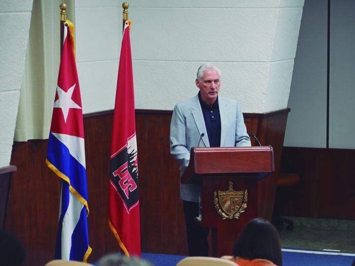 Lo revolucionario es levantarnos cada día dispuestos a enfrentar con energía la desidia y la afrenta.
FOTO: ESTUDIOS REVOLUCIÓN