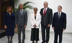 Díaz-Canel a once nuevos embajadores