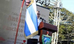 en Acto Político y ceremonia militar 