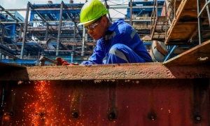 Mantenimiento por parte de la empresa EMCE a la central eléctrica Che Guevara en Santa Cruz del Norte