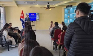 Becarios vietnamitas en Cuba